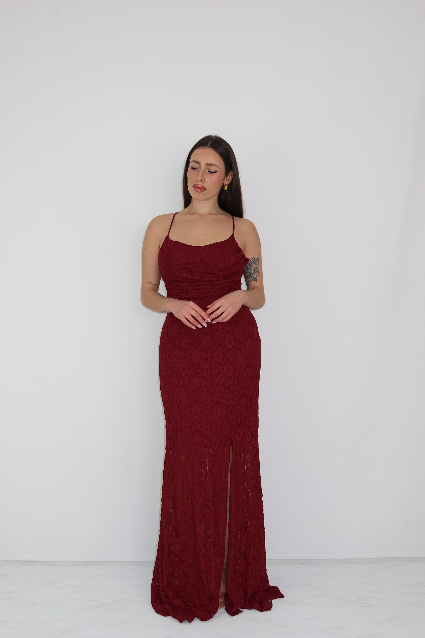 Vestido bordeaux de Delhi